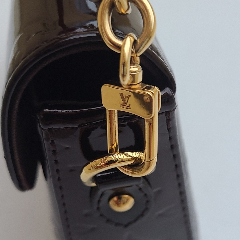 Louis Vuitton Authentic Rodeo Drive Amarante Vernis Leather Shoulder Bag - Picture 5 of 16